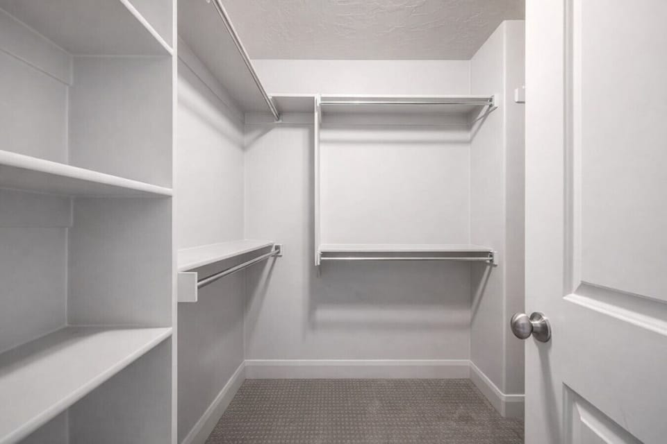 Downstairs Primary King Bedroom - Ensuite Bathroom, TV, Walk In Closet
