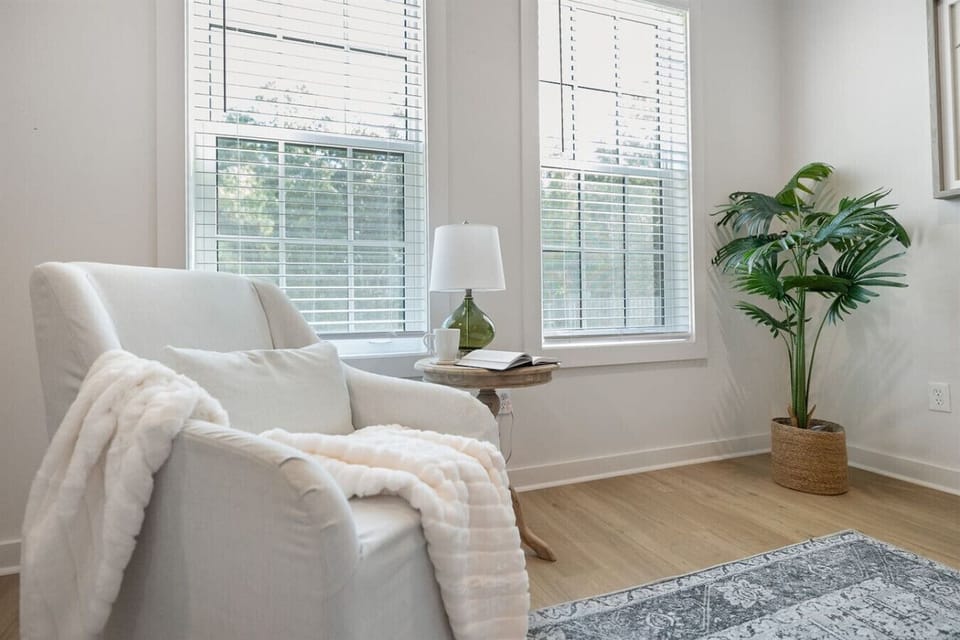 Comfortable seating — Room for everyone to unwind