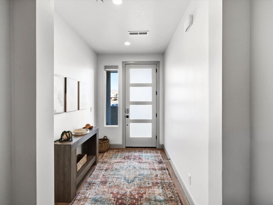 Entryway - 2 Level Home