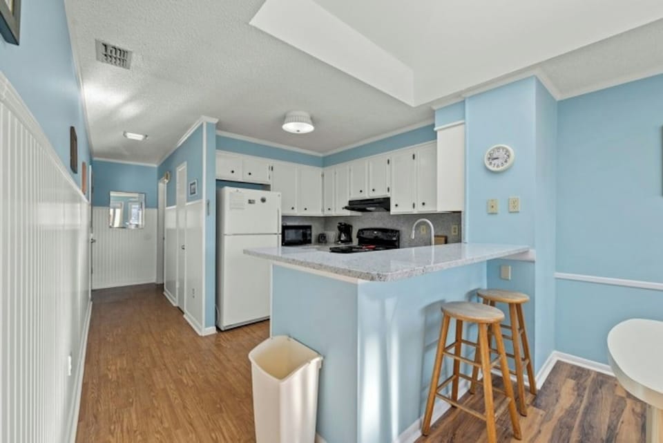 A fully stocked kitchen makes meal preparation a breeze.