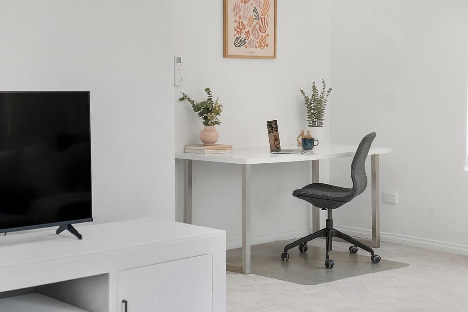Work desk / living area
