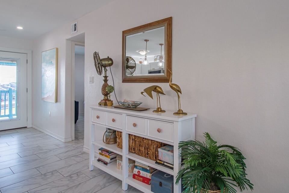 Coastal charm details