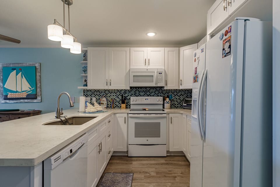 Bright coastal kitchen
