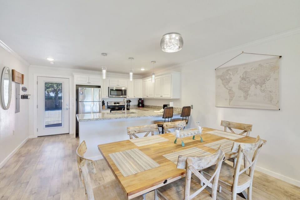 Spacious Dining Area