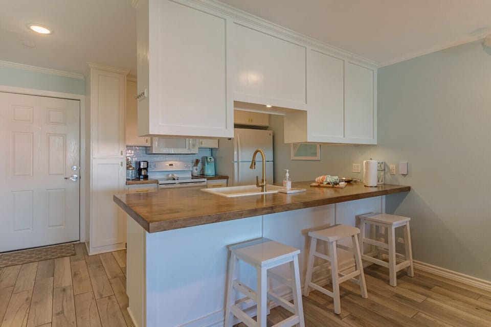 Kitchen Hangout Hub