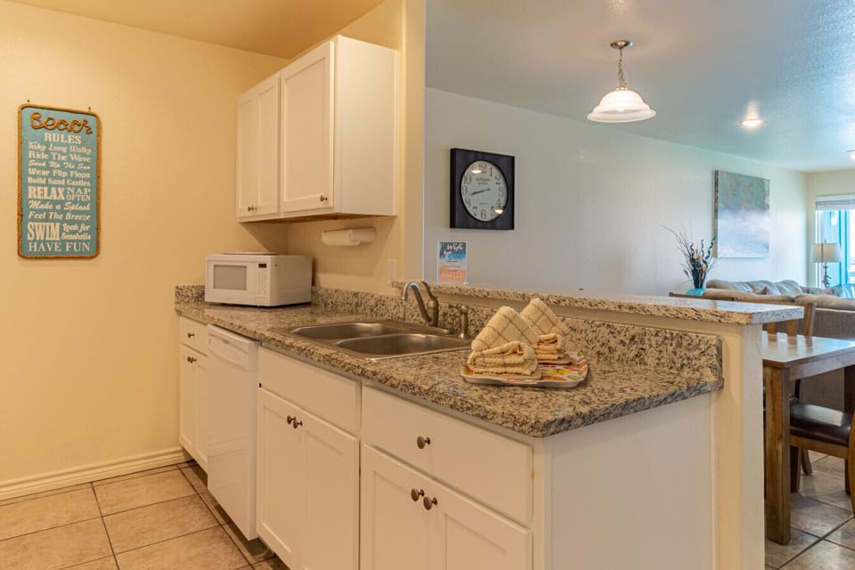 Bright coastal kitchen