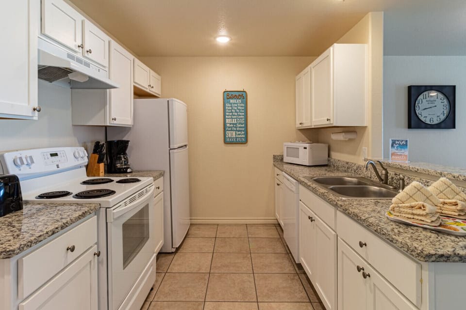 Fully equipped kitchen