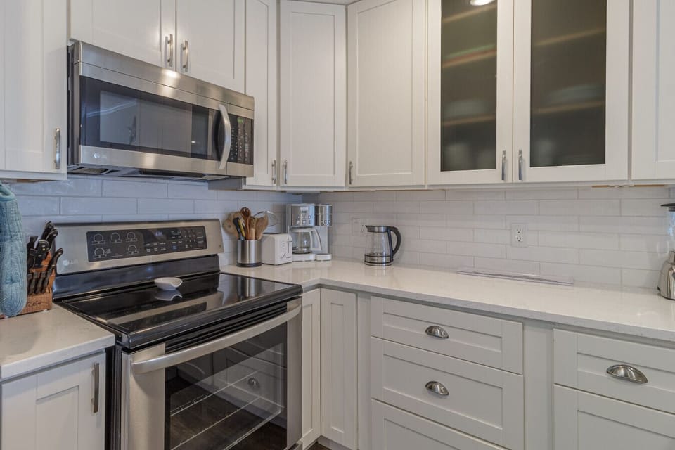 Modern coastal kitchen