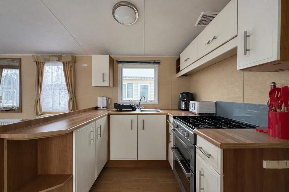 Last minute breaks to Essex are always a good idea, with its mix of countryside charm and coastal beauty