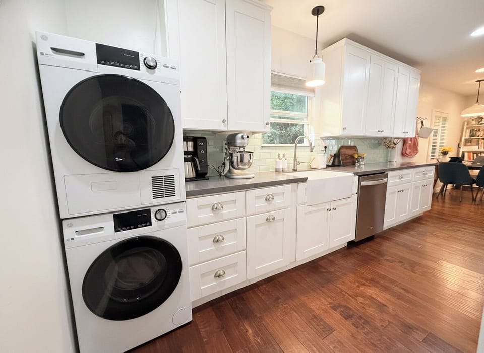 Kitchen, Washer, Dryer, Deishwasher