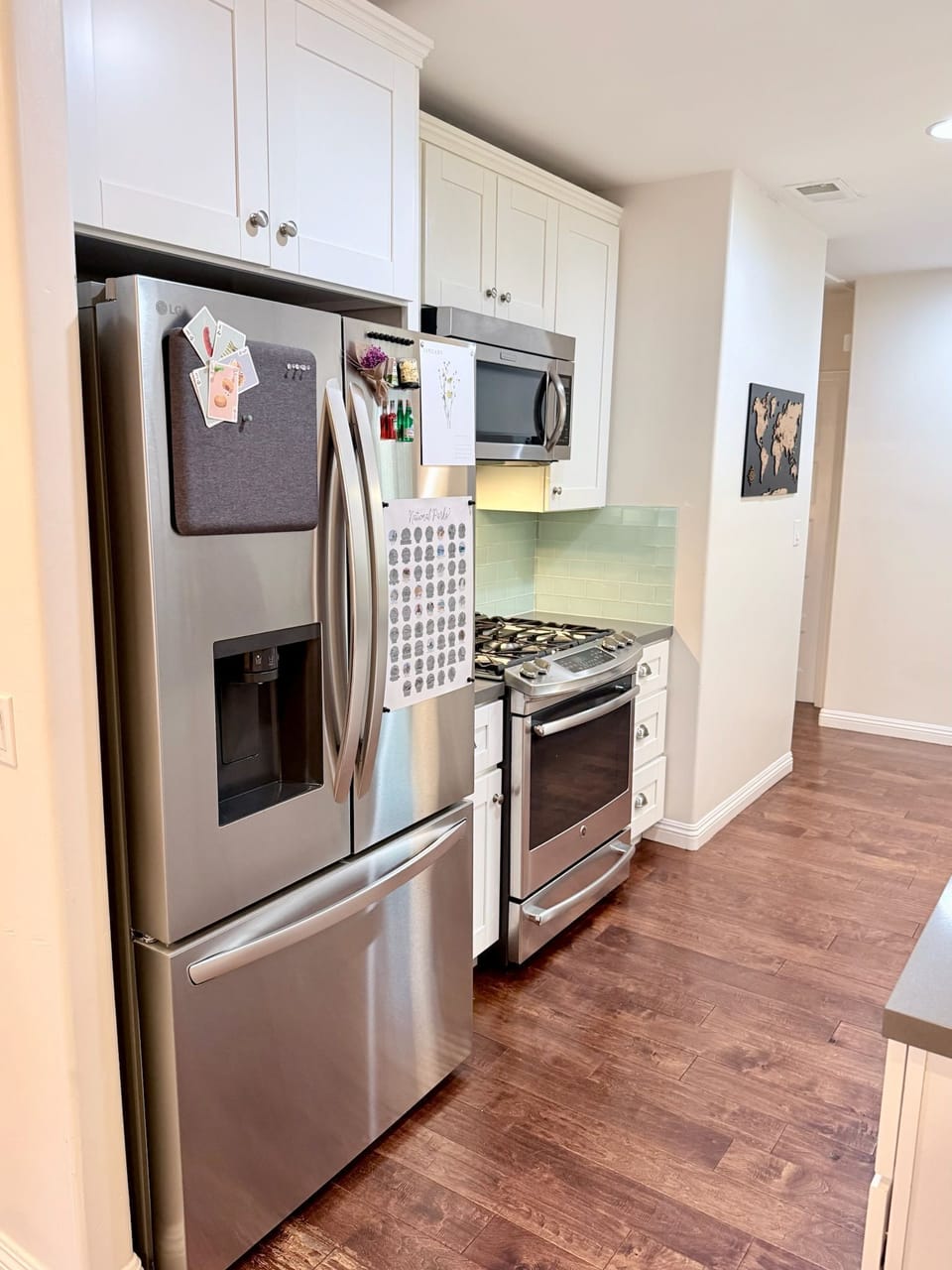 Kitchen, Refrigerator, Stove