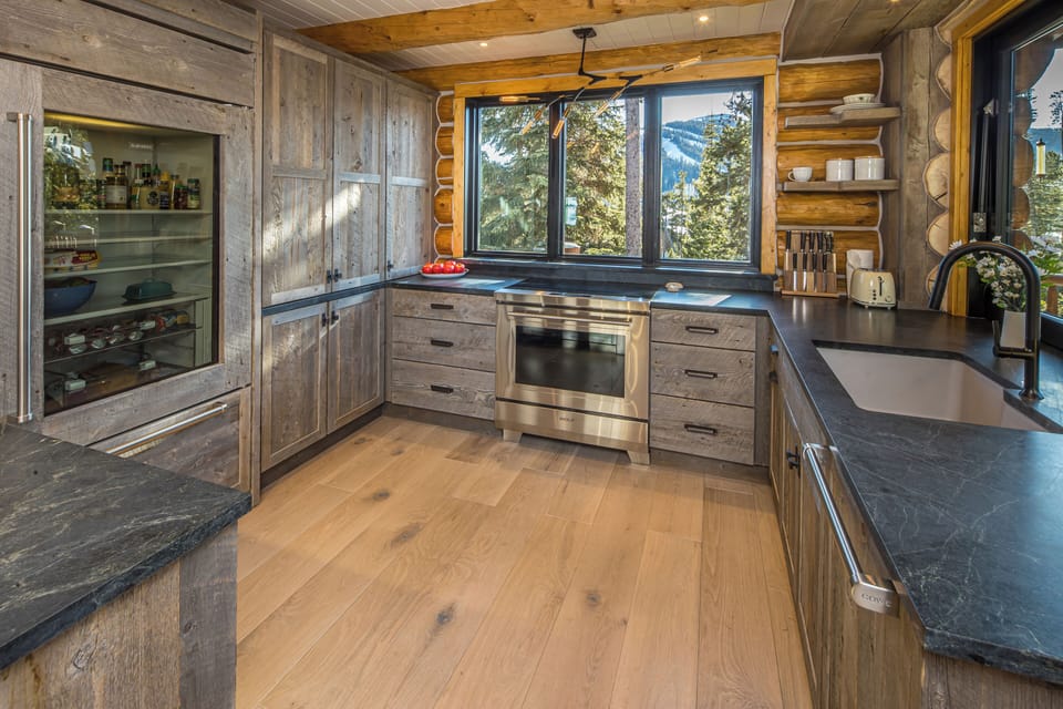 Fully equipped kitchen