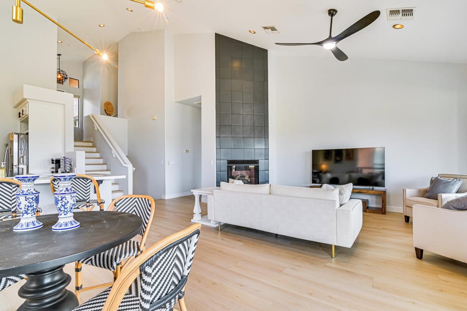 Dining Area | Main Level