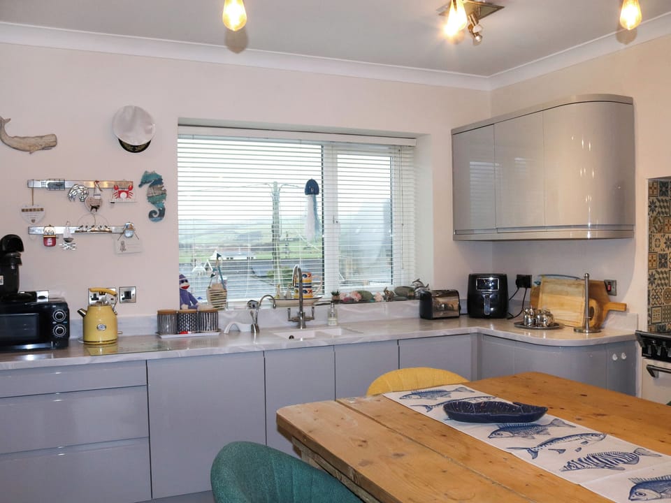 Kitchen area | Brig Y Don, Borth