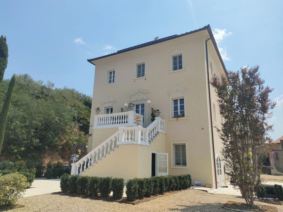 Balcony / Terrace / Patio, Building Exterior, Garden