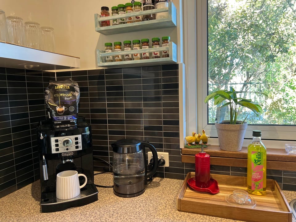 Quality kitchen with Bean to Cup coffee facilities