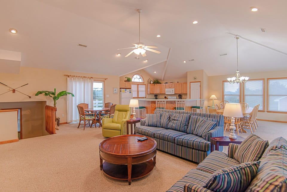 Top Level Living/Kitchen Area