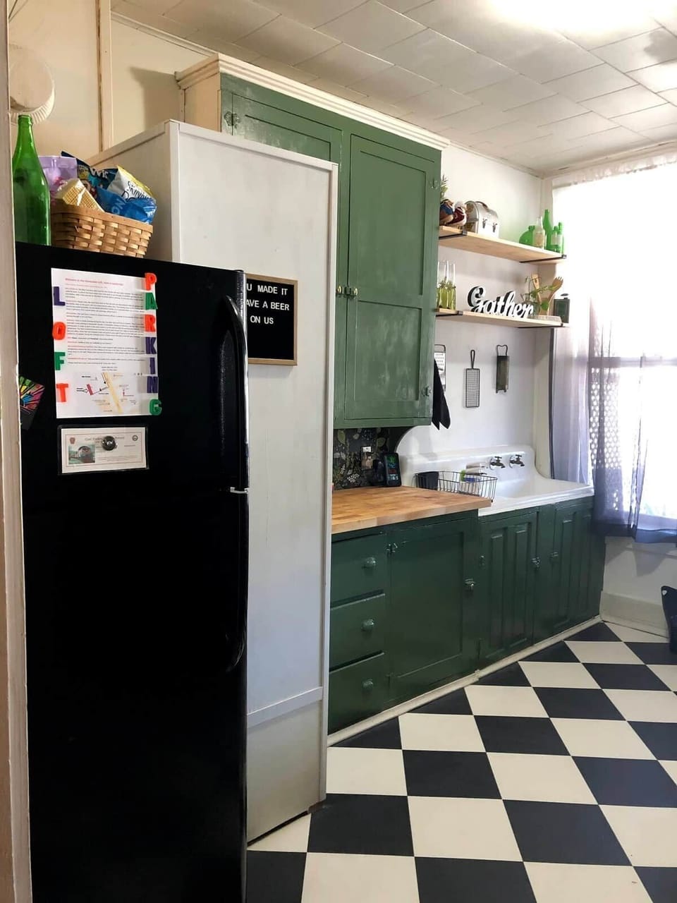 Please note - there is no stove, but we have a hot plate and air fryer. 