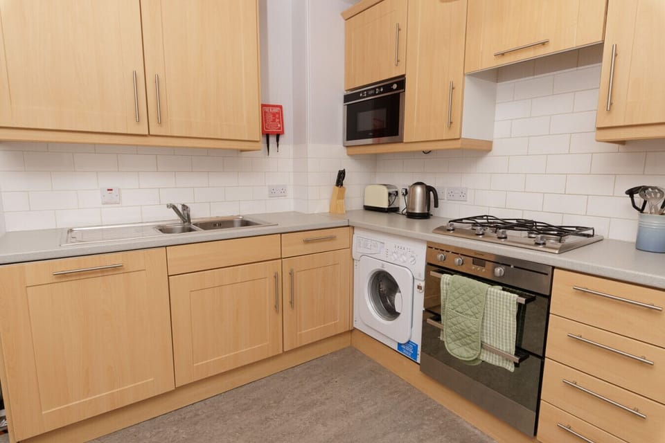 Well-equipped kitchen