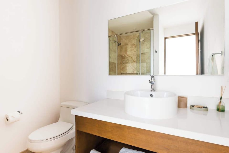 Complete and comfortable bathroom