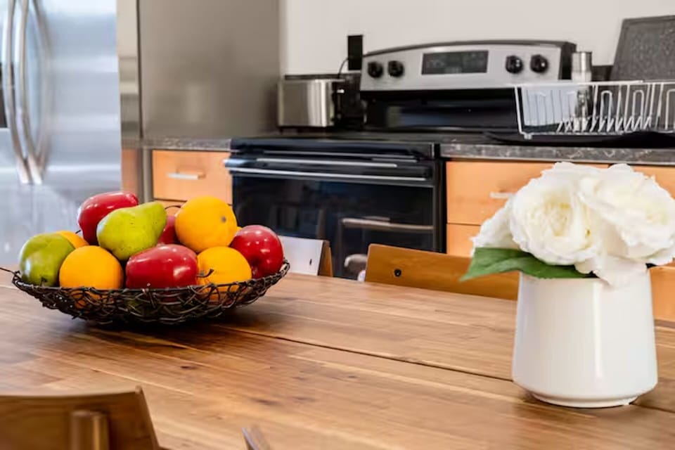 We have a full kitchen to cook up your meals.