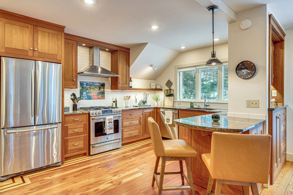Dining Bar | Kitchen