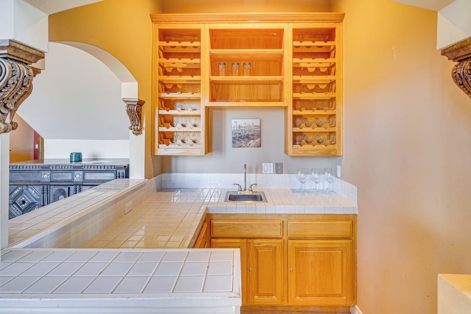 Wet Bar | 1st Floor