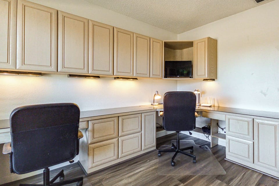 Office | Dedicated Workspace