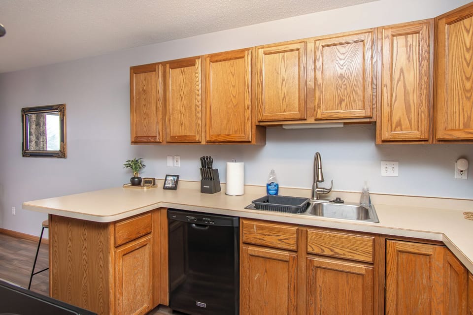 [Kitchen, second floor] Dishwasher pods are provided under the sink for your use