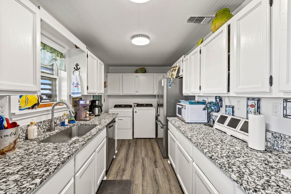 A bright kitchen ready for beach snacks and easy meals.