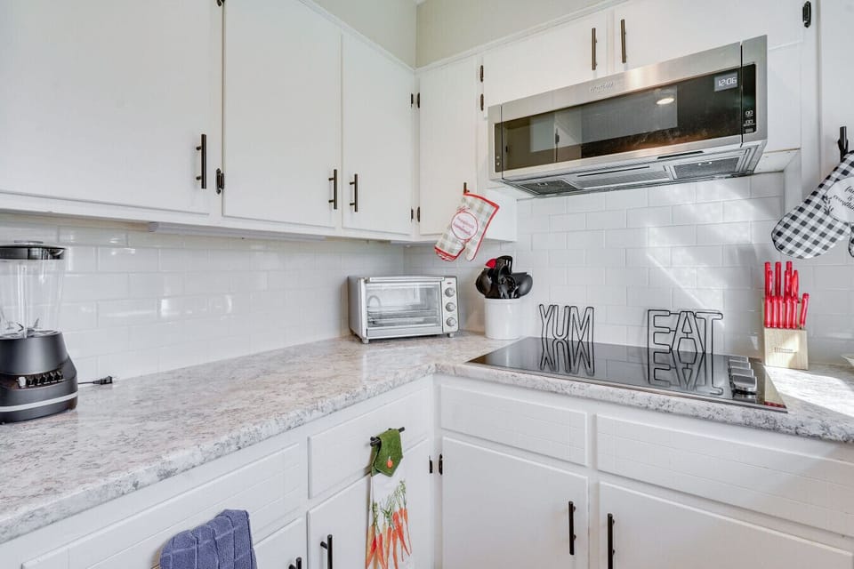 Kitchen | Electric Cooktop | Coffee Maker & Counter Space