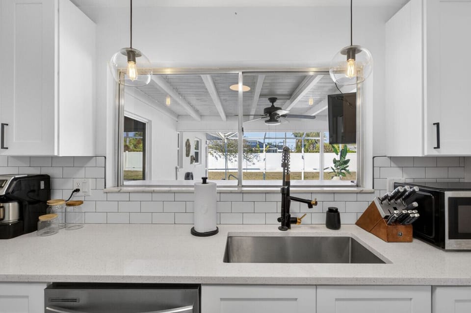 Stainless steel appliances, full cookware, and everything you need for home meals.