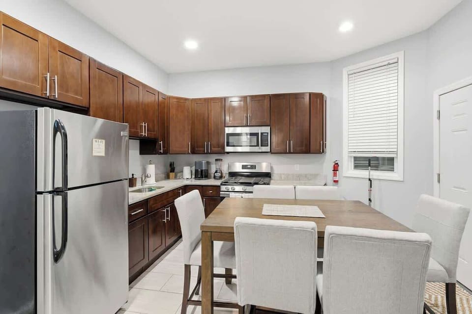 Bright and well-maintained kitchen offering a functional layout ideal for everyday cooking and longer stays.