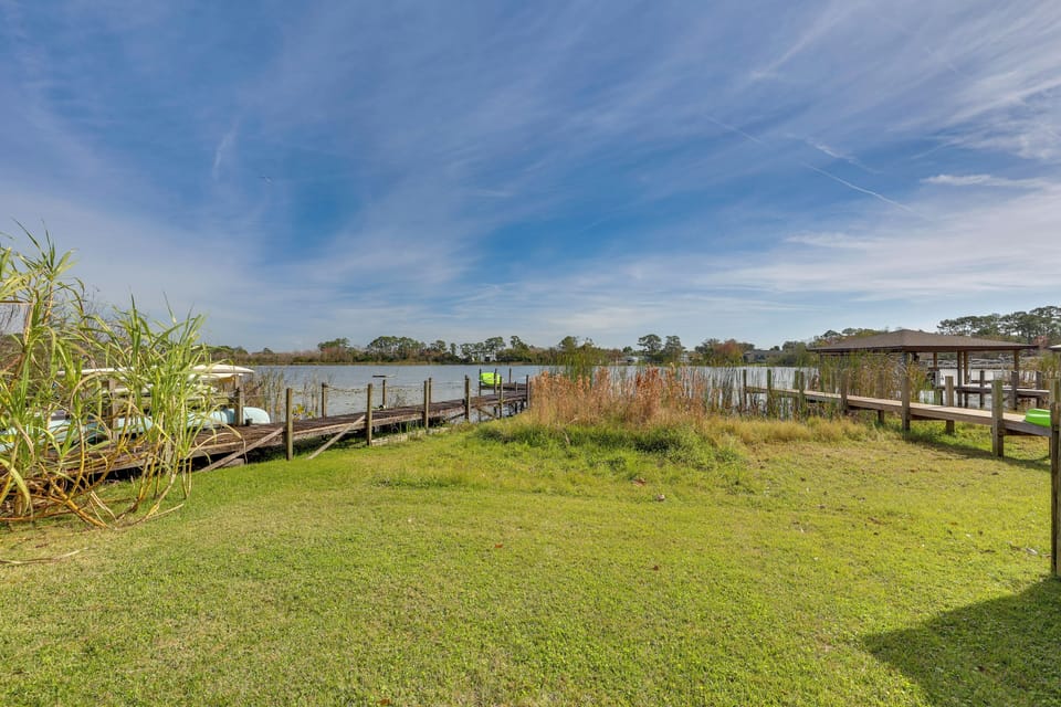 Private Yard | Lake Access