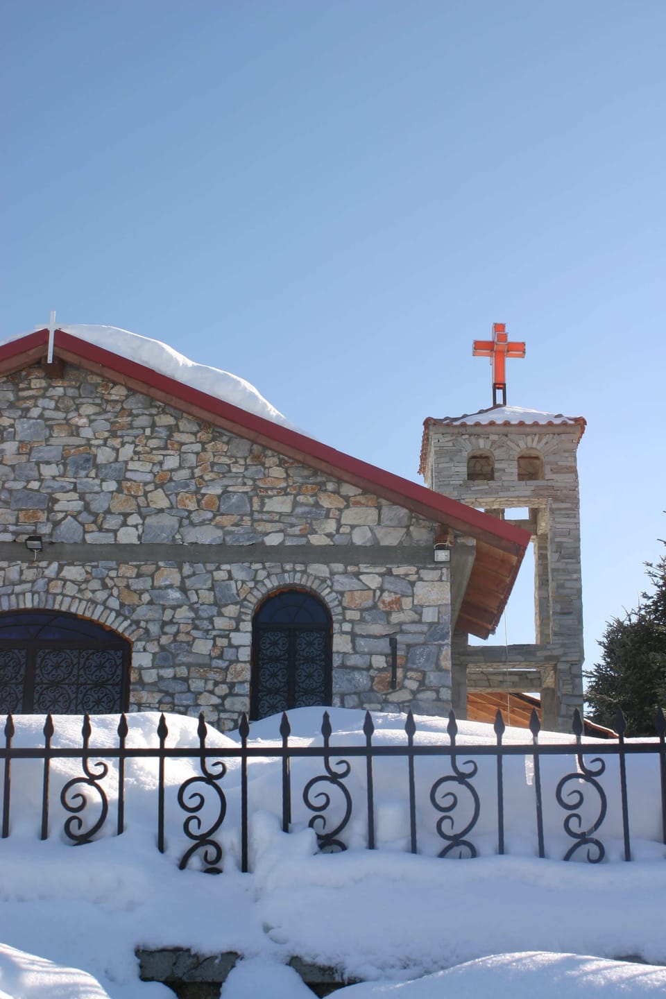 Village Church and Traditional Architecture in Winter
Snow-covered village scenery highlighting local architecture and winter charm.