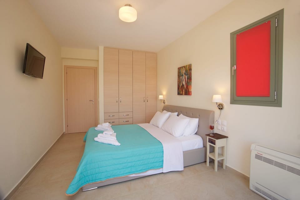 Trapezaki Bay Cottage image 12
