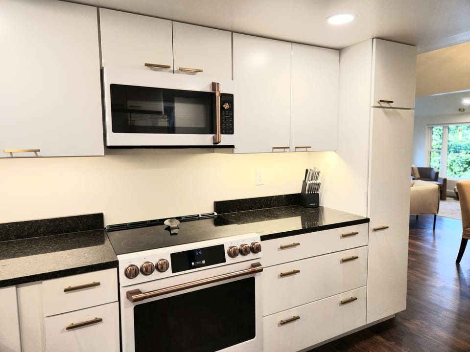 Full stocked kitchen