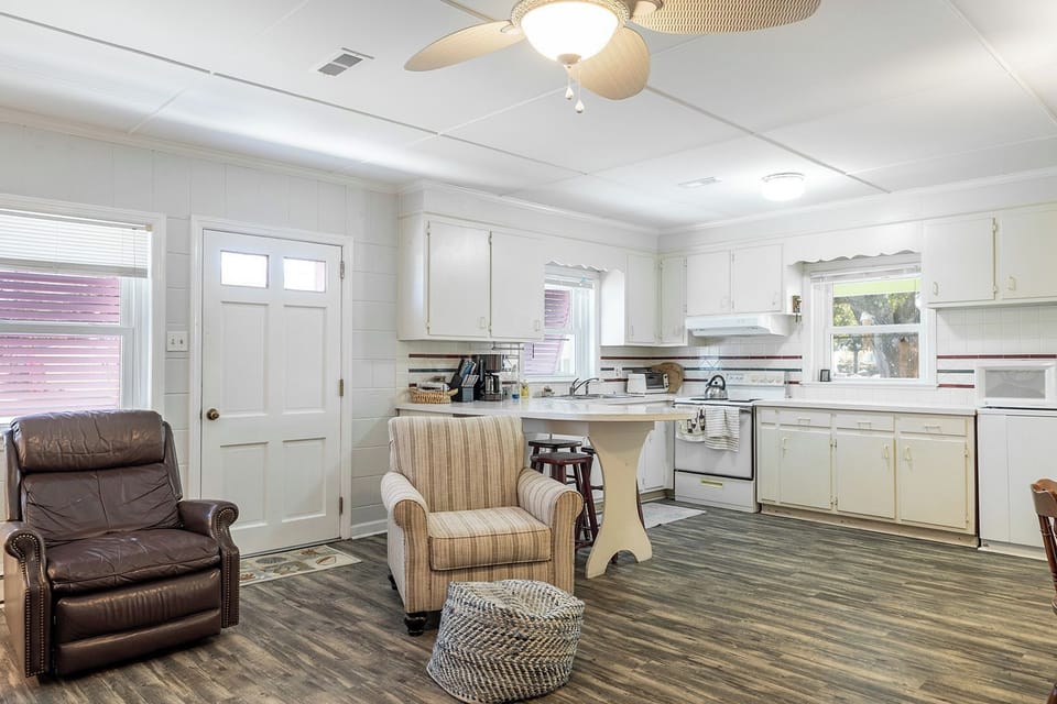 Living Area/Kitchen