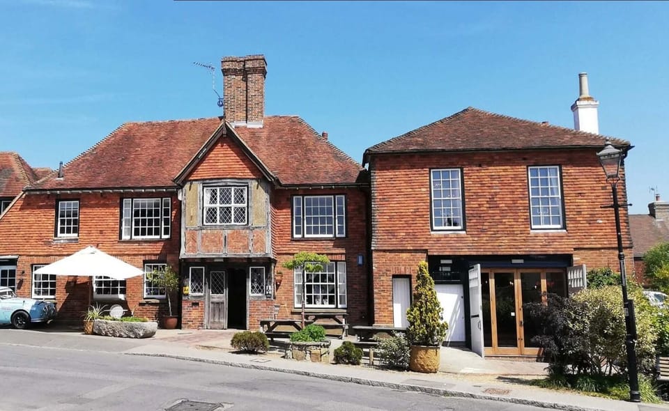 A 20 min stroll to the village and the quirky Bell Inn for gastro food and drink