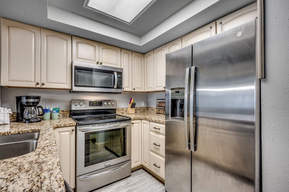 Fully equipped kitchen