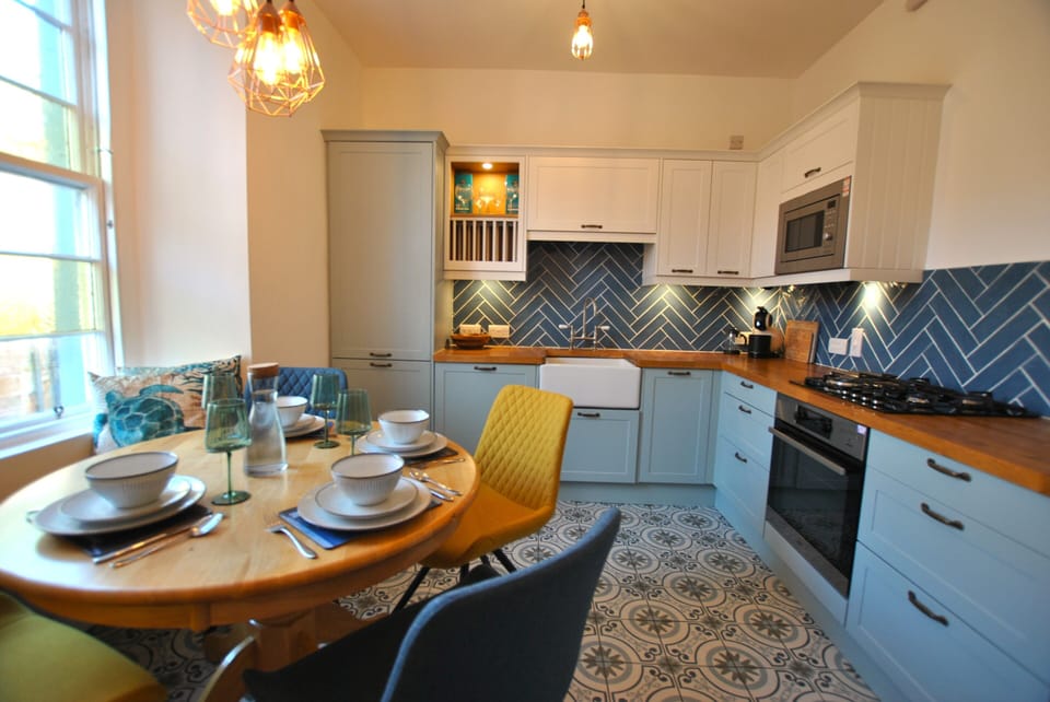 The dining kitchen is well equipped