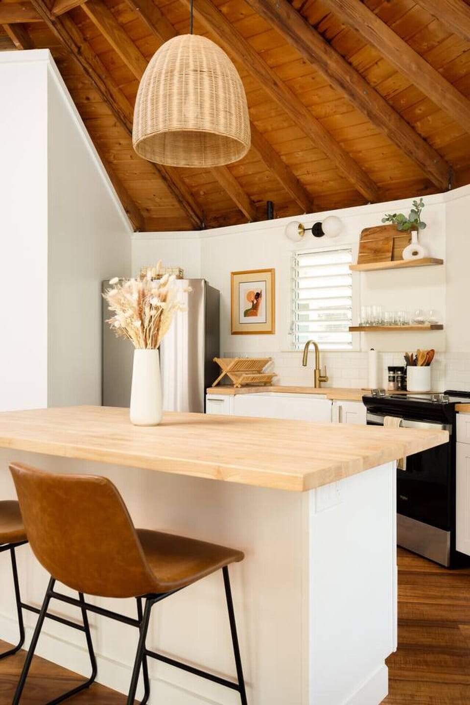 Full kitchen