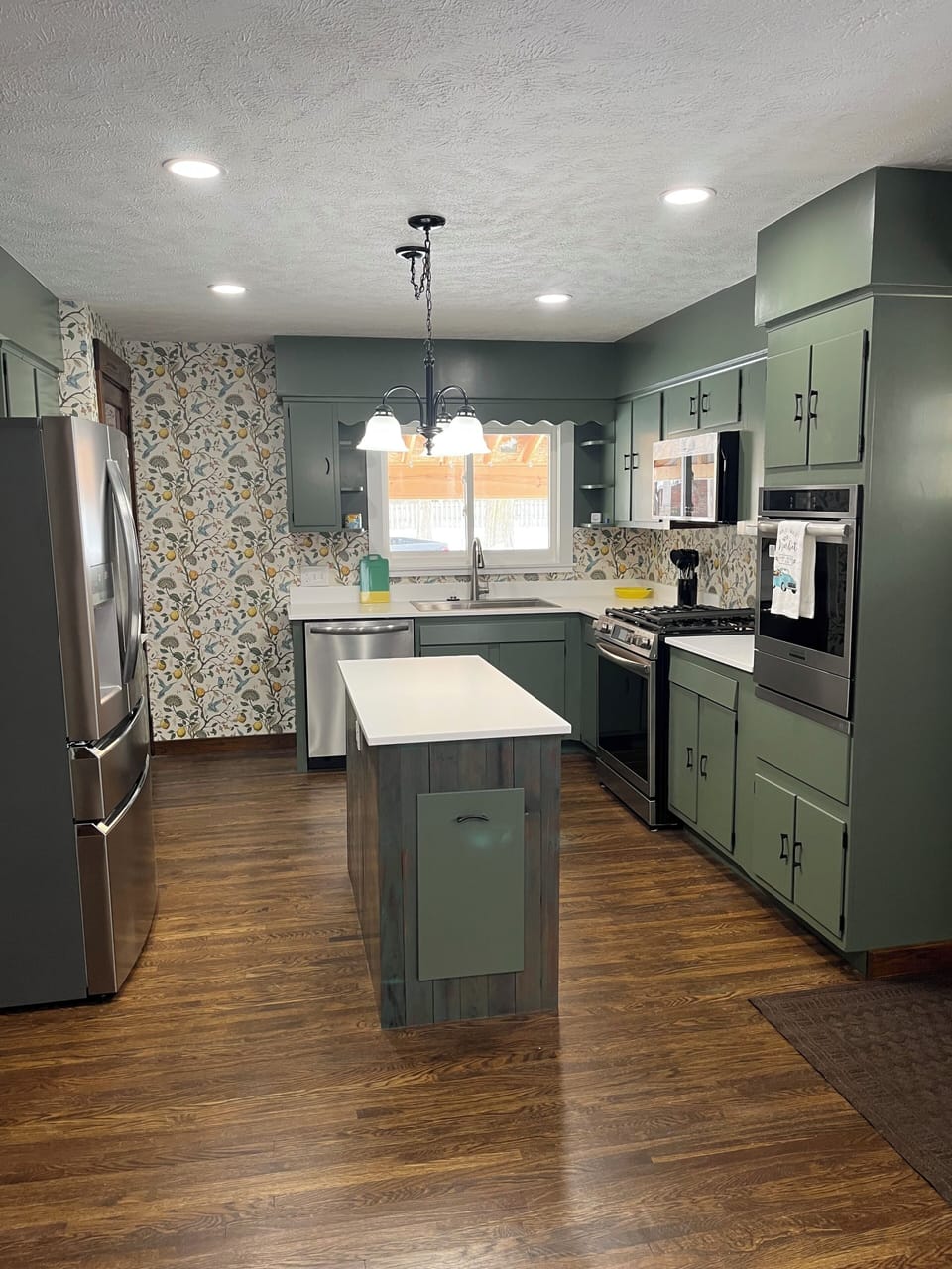 Feed your crew! Kitchen has two ovens w/air fryer. Fully stocked.