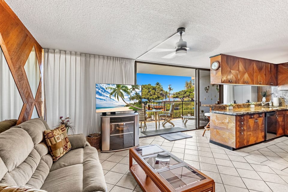 Free Wi-Fi and ceiling fans throughout