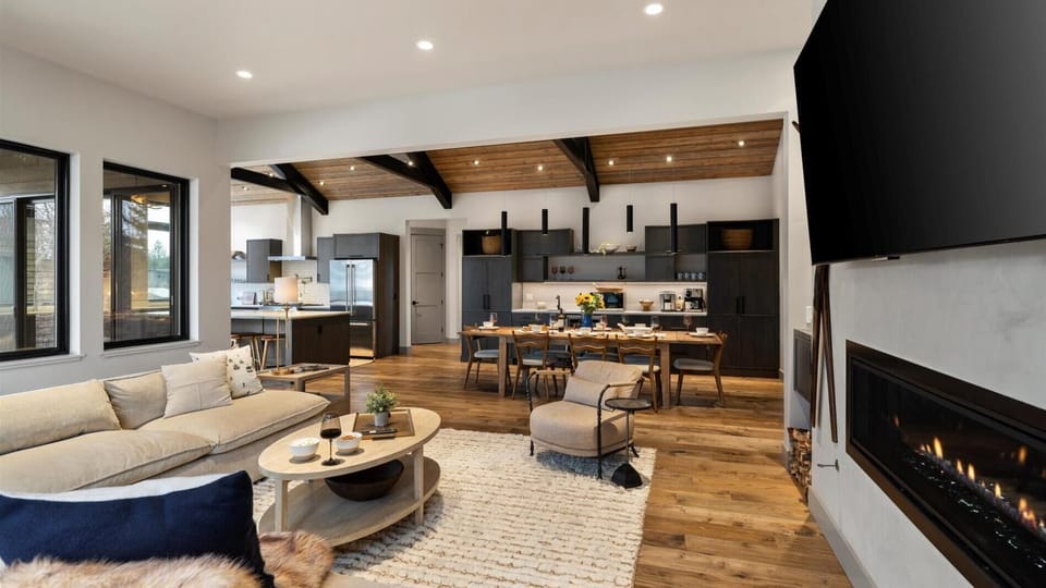 The Whitefish Luxe Lodge (9350)