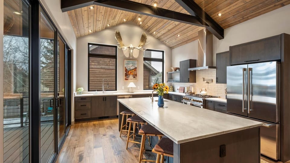 The Whitefish Luxe Lodge (9342)