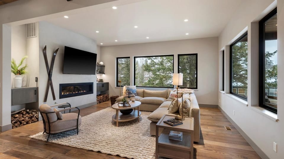 The Whitefish Luxe Lodge (9347)