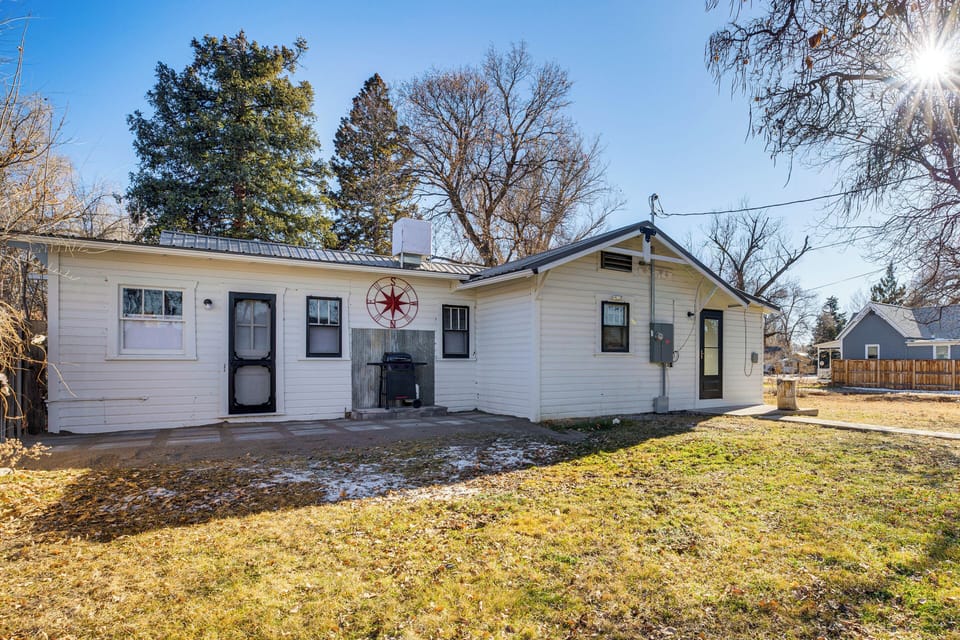 House Exterior | Private Yard | Gas Grill