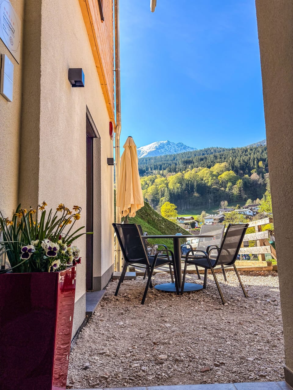Genießen Sie ihren Watzmann direkt mit ihrer persönlichen Terrasse am Wasser