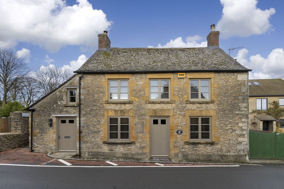 The Fleece House - StayCotswold